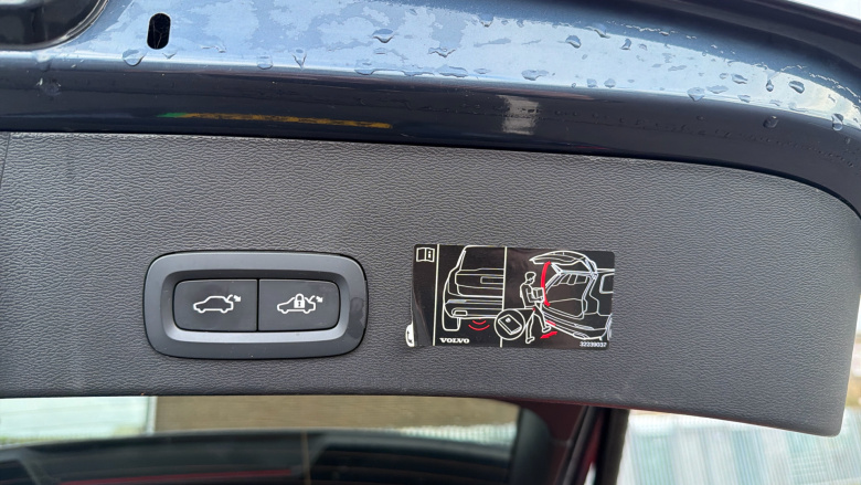 Volvo Xc40 300kW Recharge Twin 78kWh 5dr AWD Auto Electric Estate